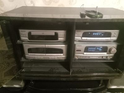 Muzikalniy sentr sotiladi srochni