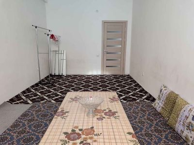 Talaba qizlarni ijaraga qoʻyaman