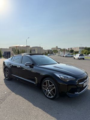 Kia Stinger 3.3 twin turbo 2022