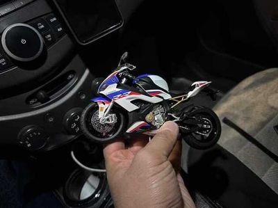 Bmw s1000rr matatsikil dekarativniy