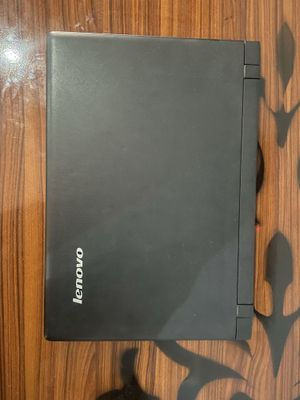 Noutbook sotiladi