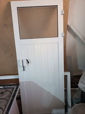 Продаётся Белая дверь 200×82