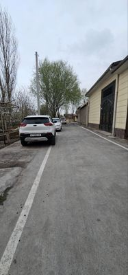 Hovli uy sotiladi