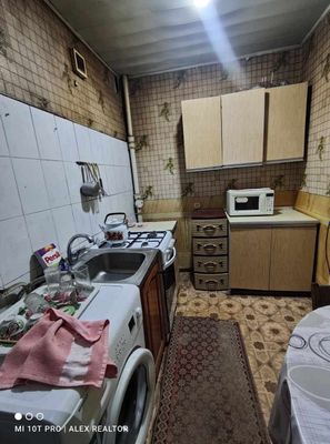 Продается 1 комнатная галерейка