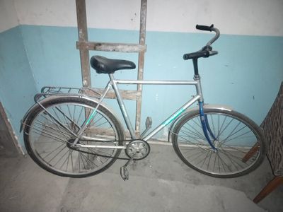 velosiped orqa baloni sakkiz bulipqolgan