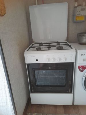 Продам газовую плиту