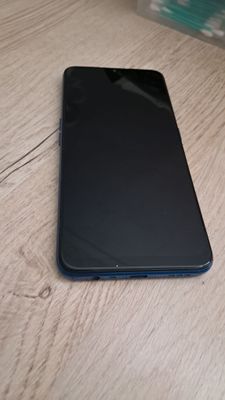 Oppo A9 madeli holati judayam yaxshi