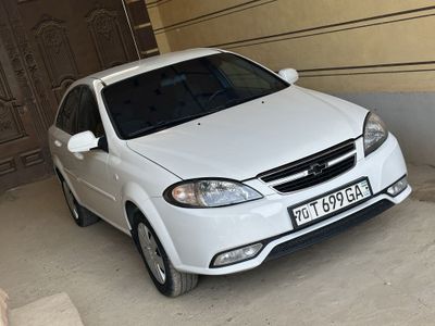 Lasseti moshina jentra qilingan