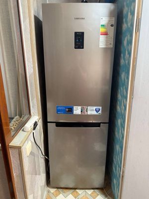 Холодильник Samsung Digital Inverter