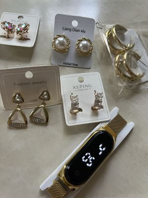 Серьги бижутерия по 25 тыс НОВЫЕ