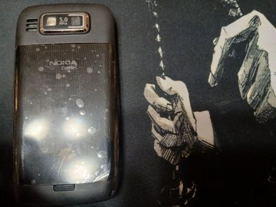 Assalom alekum telefon sotiladi Original Nokia E72