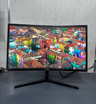 Samsung 27 Curved C27F 70 ghz