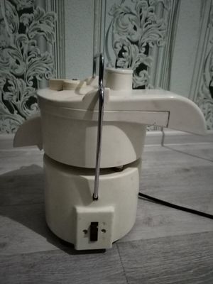 Соковыжималка "Росинка"