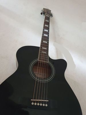 Akustik Gitara sotiladi