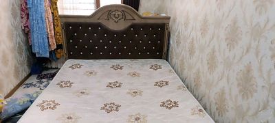 Spalniy divan sotiladi...