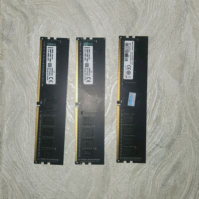 3 RAM DDR4 4GB