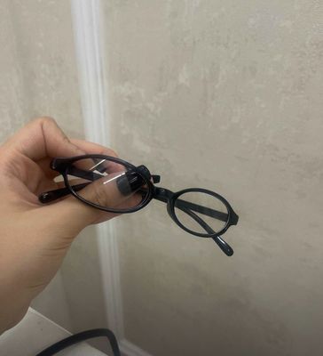 Продам очки черные