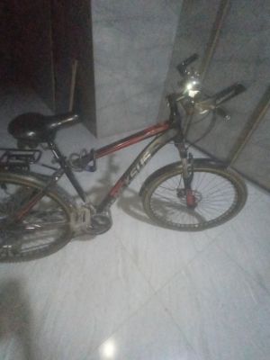 Sotiladi Velosiped Neksus rama 26 ideal holatda aybi yoʻq