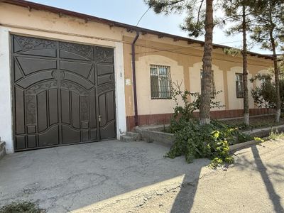 Kottedj sotiladi 5 xonalik