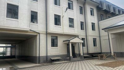 Квартира дуплекс 5 комнатная 130кв Замона тойхона возле автосалона