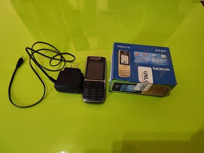 Кнопочный телефон Nokia C2-01