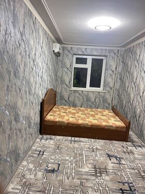 Тинчлик метро бекати ёнида ижарага квартира
