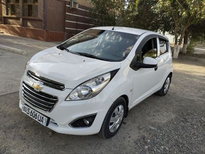 Spark rangi oq super kandisaner