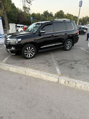 Tayota Land Cruiser 200 4.6