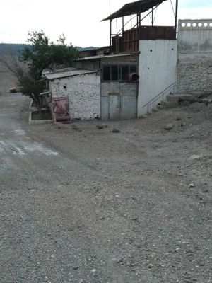 Noturar joy saroy teppalikda joylashgan