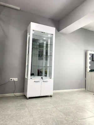 Vitrina sotiladi mahsulat yangi ishlab chiqarish