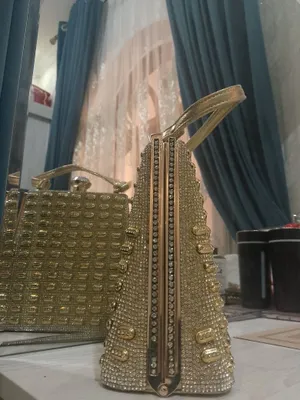 Kelinlar uchun katta hajmdaki kashlyok. Holati yangi . Hajmi katta.