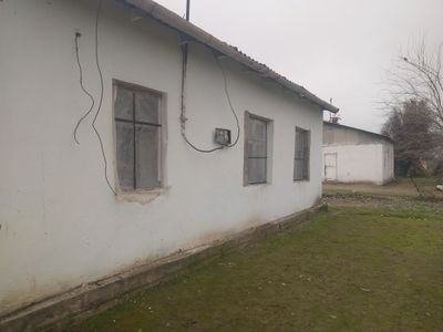 Уй сотилади срочна 20000$ бука тумани