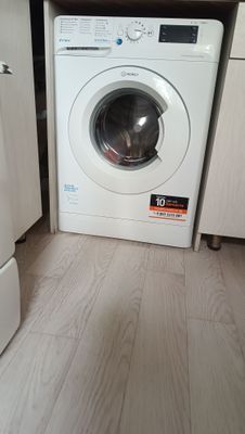 Продается стиральная машина Indesit