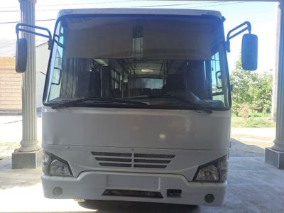 Isuzu avtobus 2011 sotiladi