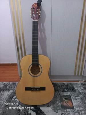 classic gitara holati ideal  rasmdagi hammasi 900