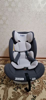 Продам автокресло Kidilo в отличном состоянии.