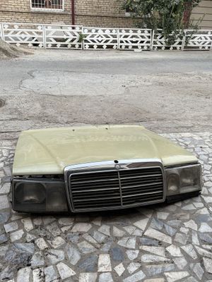 Mersedes Benz W124 farasi bilan kapoti sotiladi