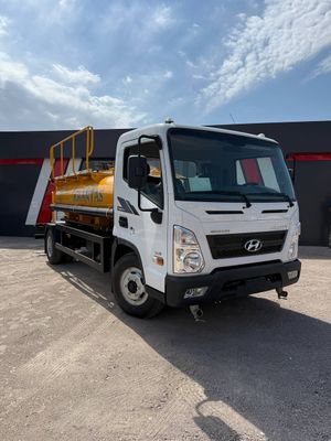 Поливомоечная машина  4 м3 HYUNDAI EX8