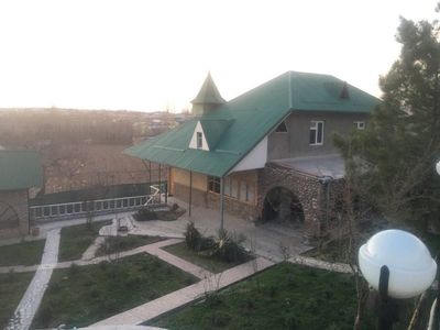 Уч кахрамон Паровоз 15 соток 12 хона