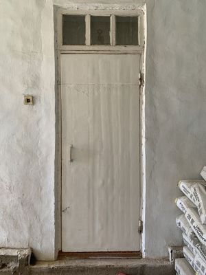 Есиклер сатылади, Esikler, Двери, Agash esikler satiladi