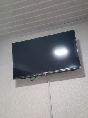 Premier 32 dyumli TV sotiladi smart emas oddiy