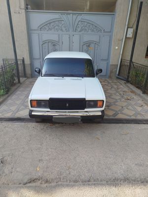 Vaz 2107 sotiladi