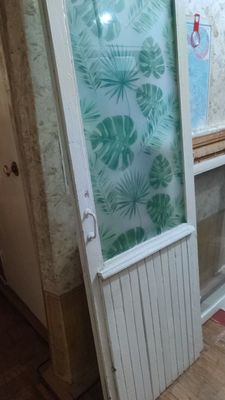 Дверь и окно от советской квартиры