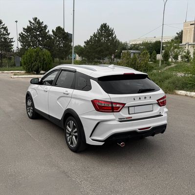 Обменяю Lada Vesta SW Cross по вашему предложению
