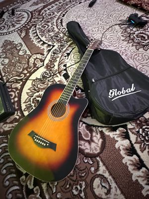 Akustik gitara 150$ kami bor
