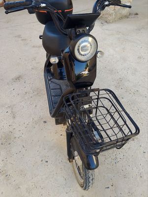 Skuter sotiladi. Yili yangi, holati edial, mator xajmi 500 W.