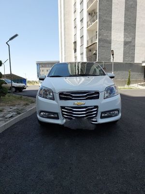 Нексия-3 Оқ рангли 2018 йил ишлаб чиқарилган салони Беживий, Монитор,