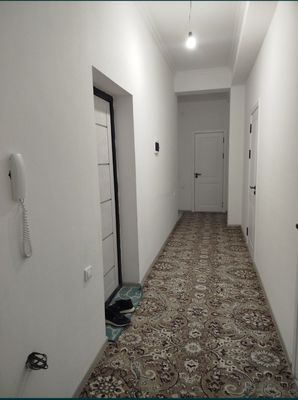 Uy (dom ) sotiladi srochna 2 xonalik