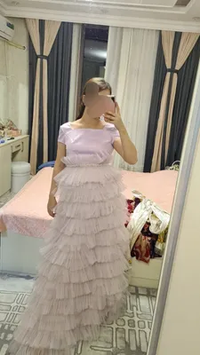 Oqshom libosi sotiladi!