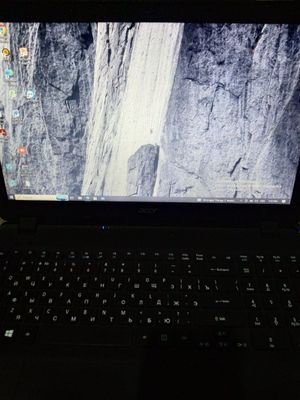 Notebook Acer 2530 sotiladi.